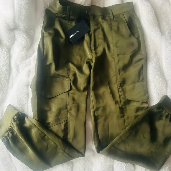 NWT✨ Satin High Rise Joggers - Picture 4 of 10